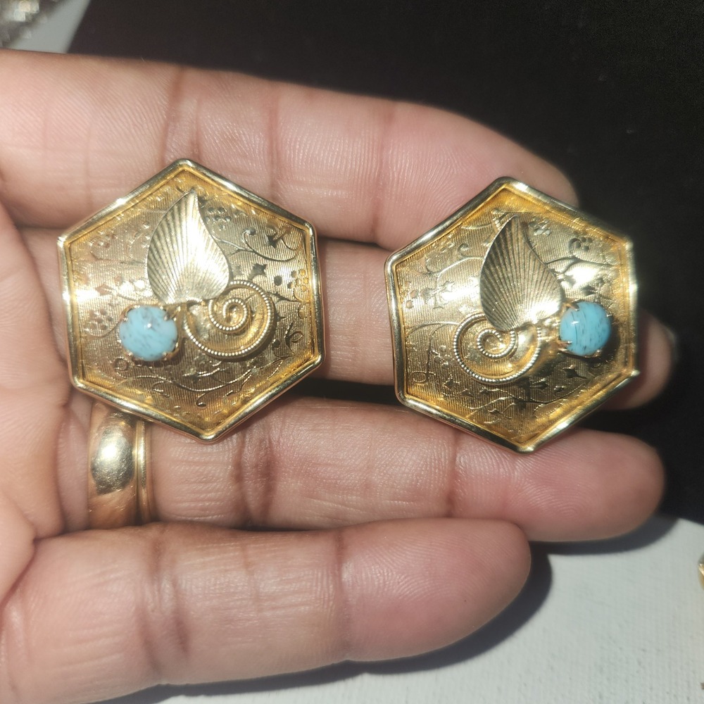 Vintage Hexagon Gold Tone Clip On Earrings Blue Turquoise Leaf Etched